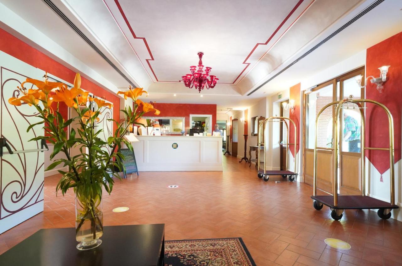 Saturnia Tuscany Hotel Manciano Esterno foto