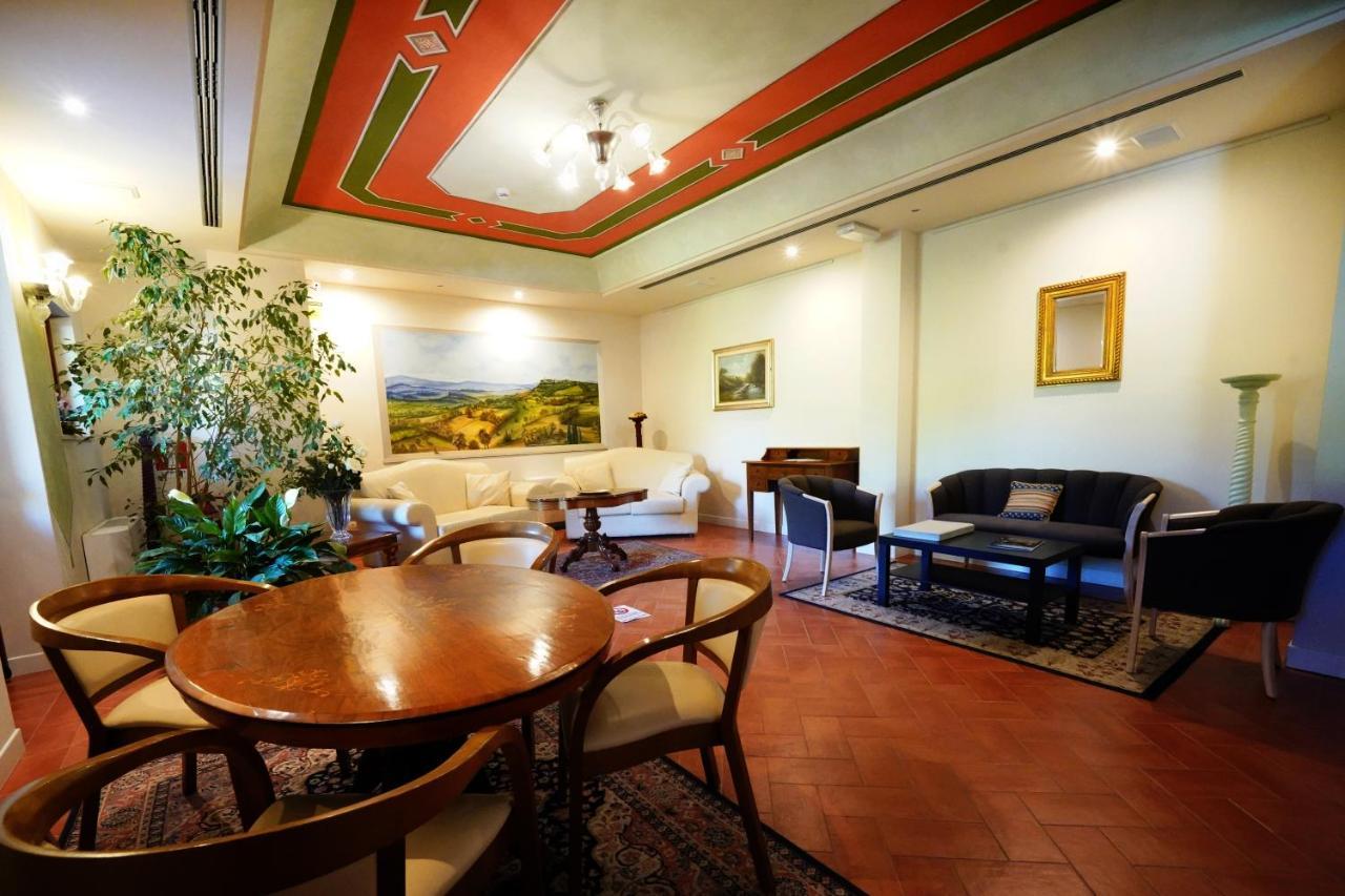 Saturnia Tuscany Hotel Manciano Esterno foto
