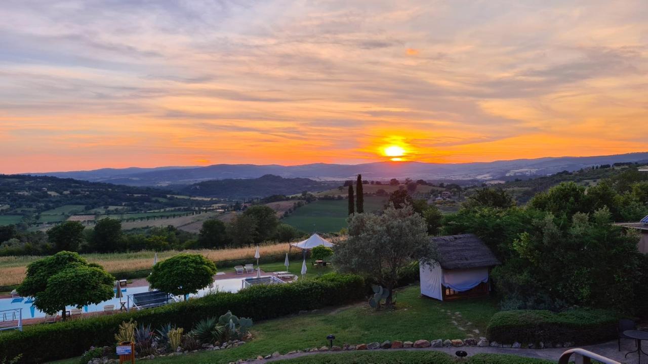 Saturnia Tuscany Hotel Manciano Esterno foto