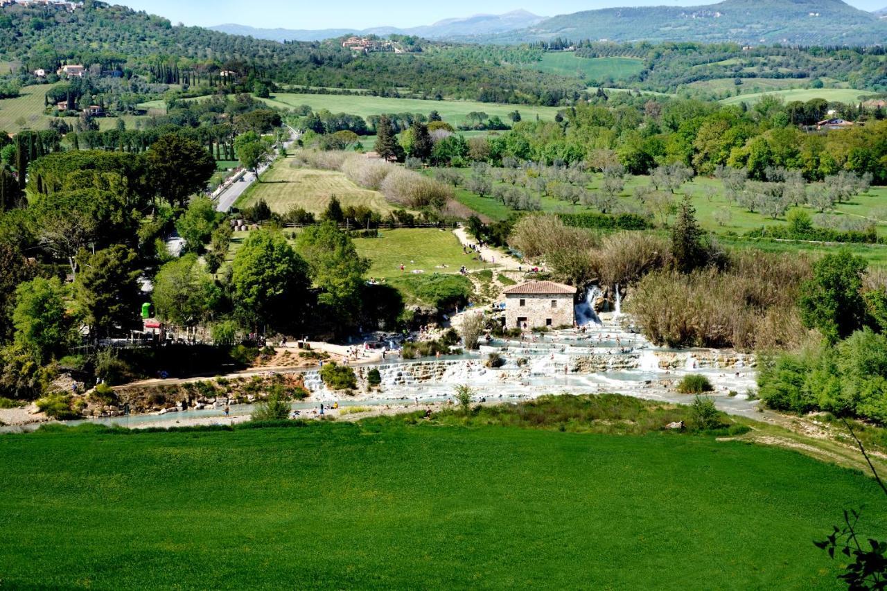 Saturnia Tuscany Hotel Manciano Esterno foto