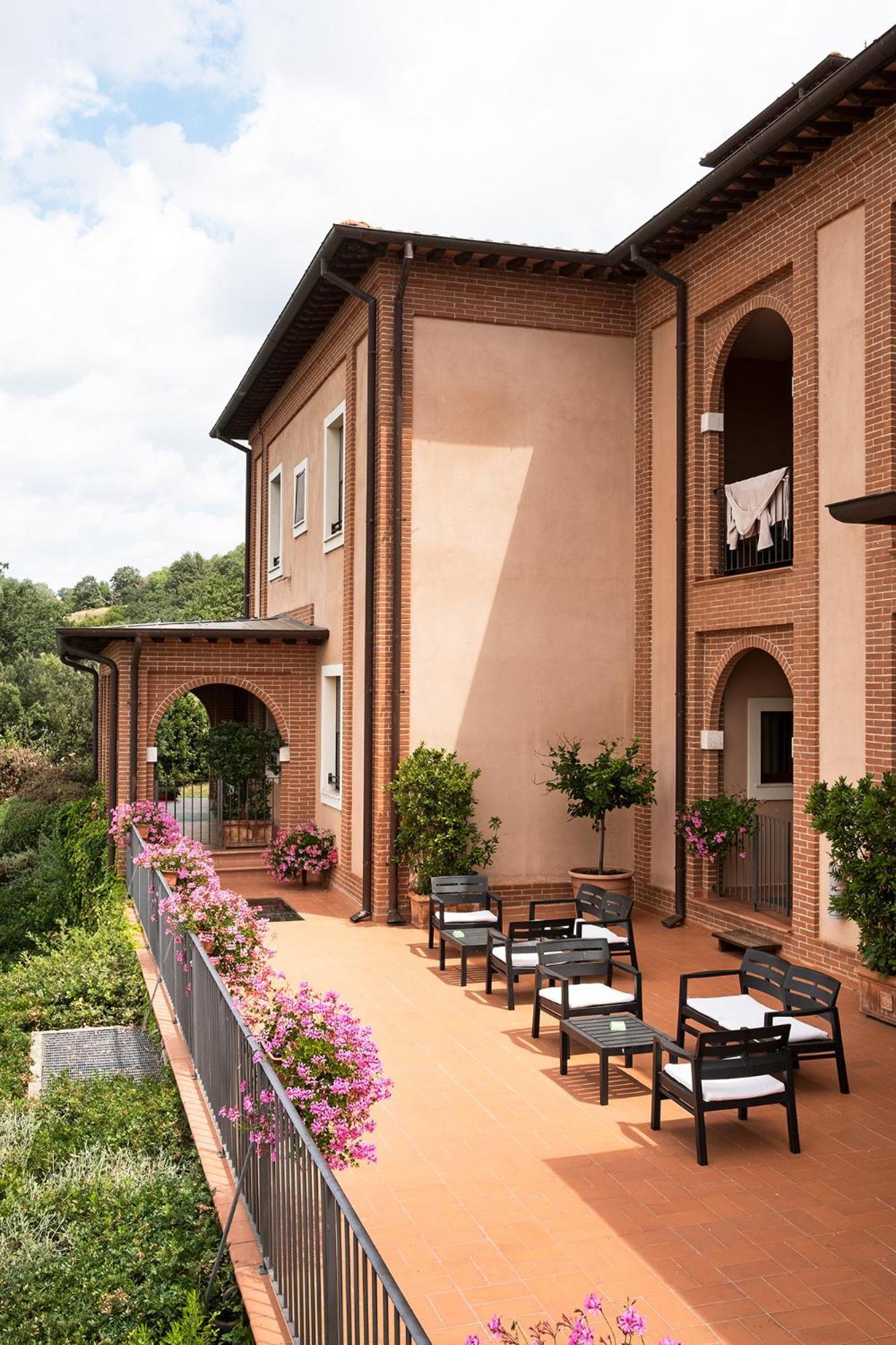 Saturnia Tuscany Hotel Manciano Esterno foto
