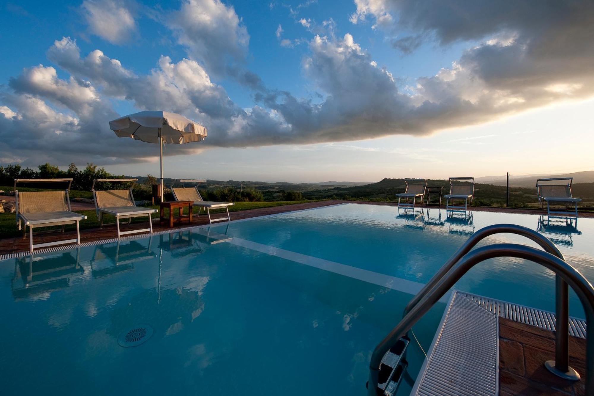 Saturnia Tuscany Hotel Manciano Esterno foto