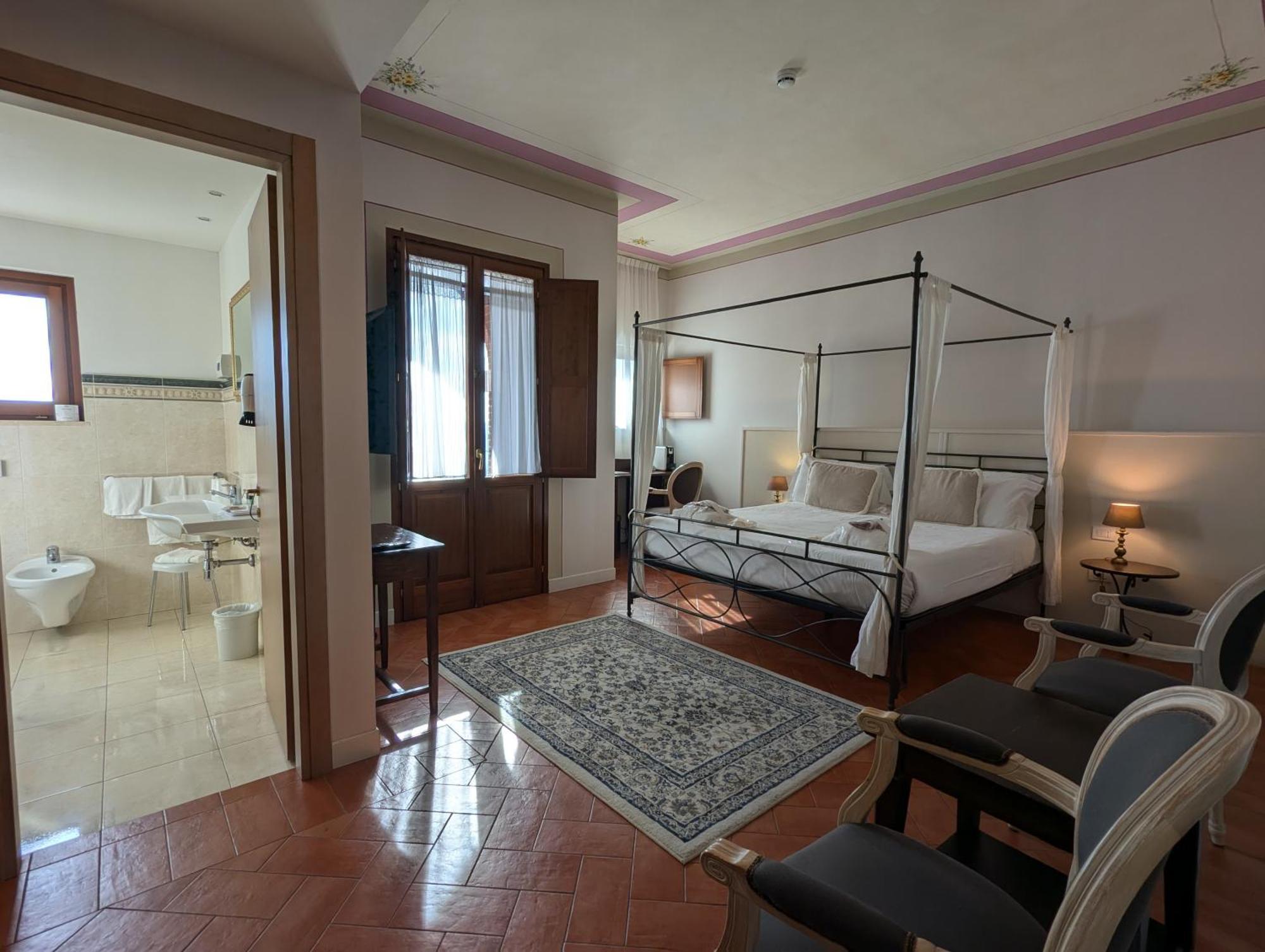 Saturnia Tuscany Hotel Manciano Esterno foto