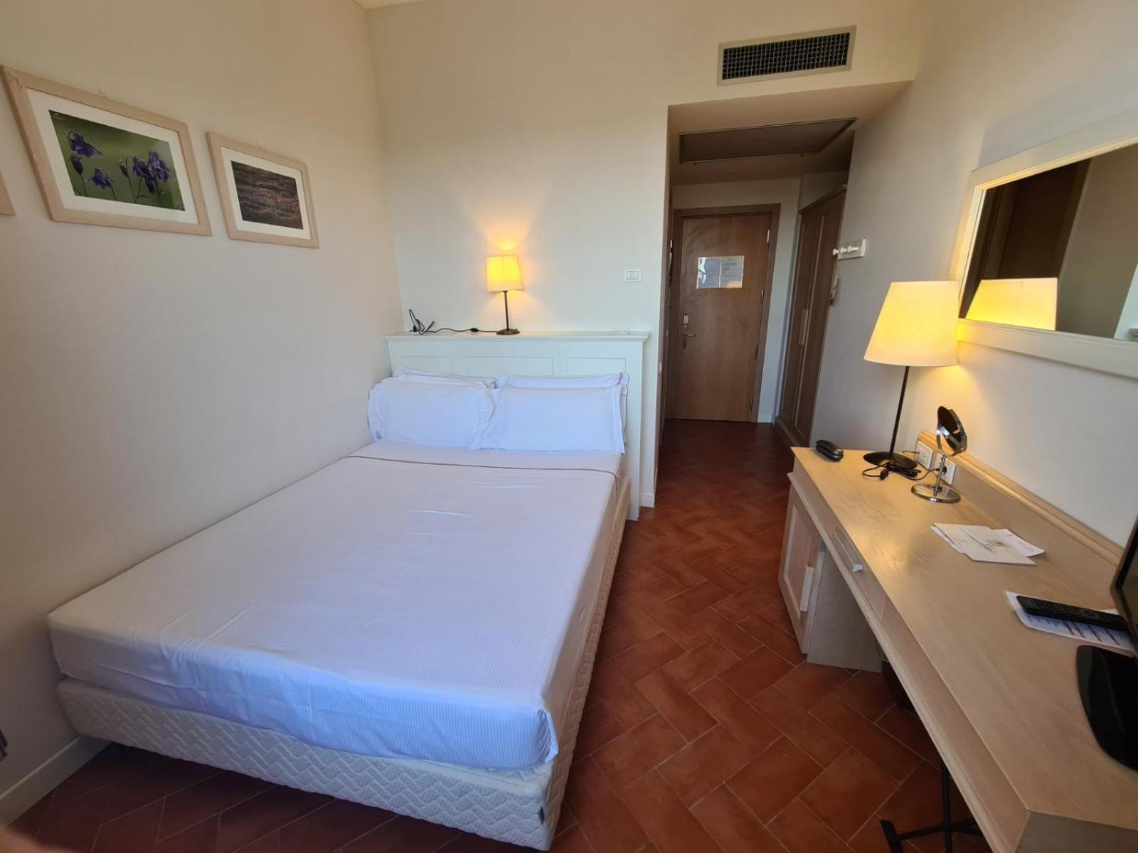 Saturnia Tuscany Hotel Manciano Esterno foto